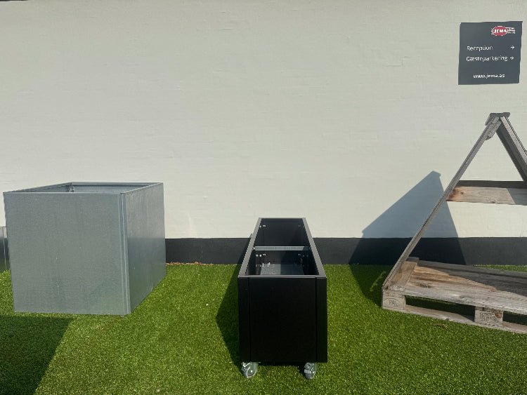 Sortlakeret-med-hjul