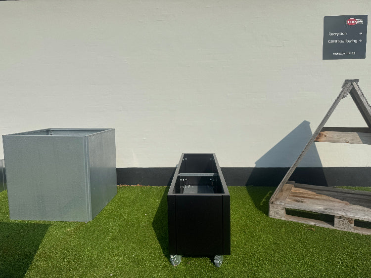 Sortlakeret-med-hjul