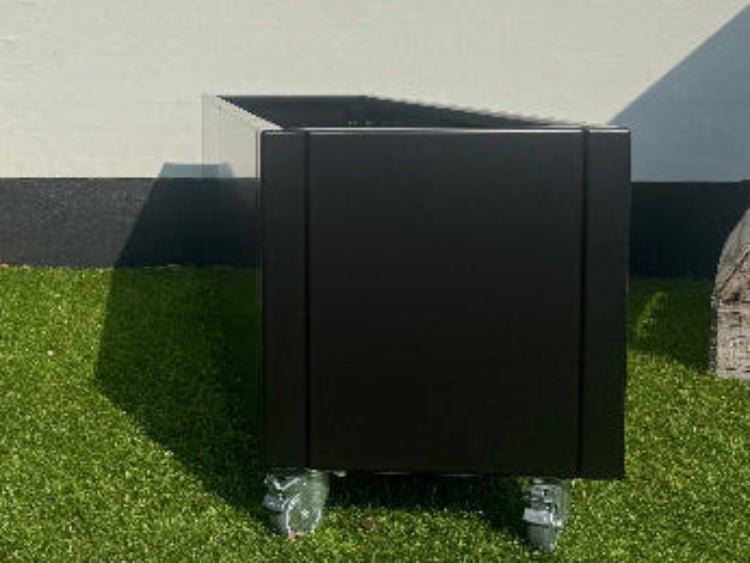 Sortlakeret-med-hjul