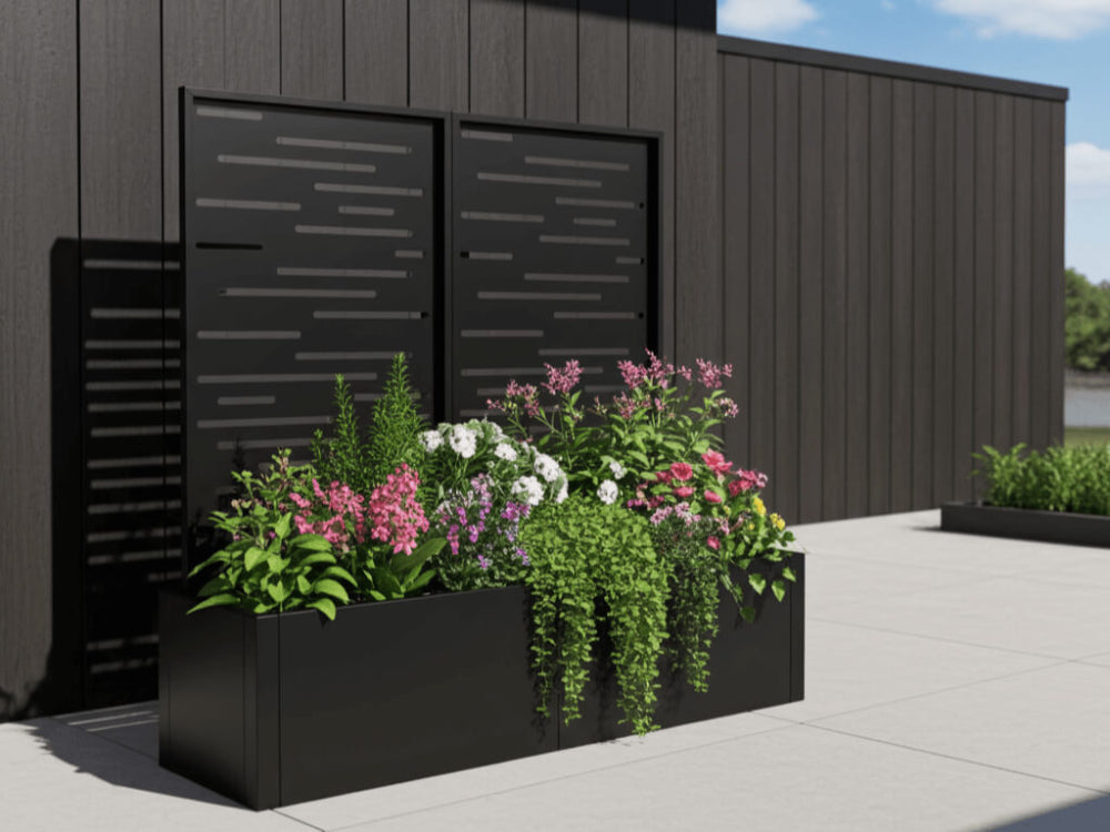 byJEMA espalier plantekasse i sortlakeret stål med blomster og klatreplanter til terrasse og have