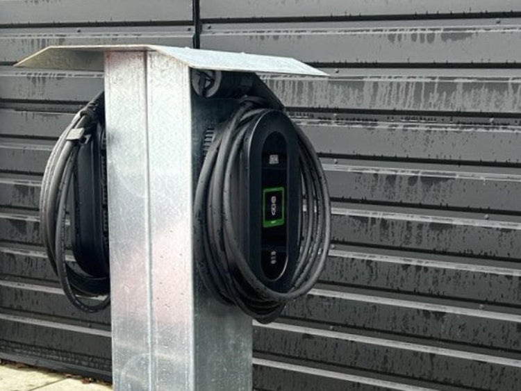 byJEMA dobbeltsidet ladestander i galvaniseret stål med to ladebokse