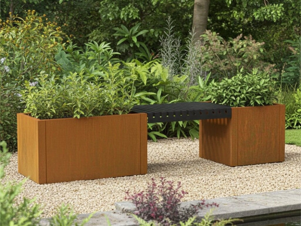 Bænksæt i cortenstål med integrerede plantekasser