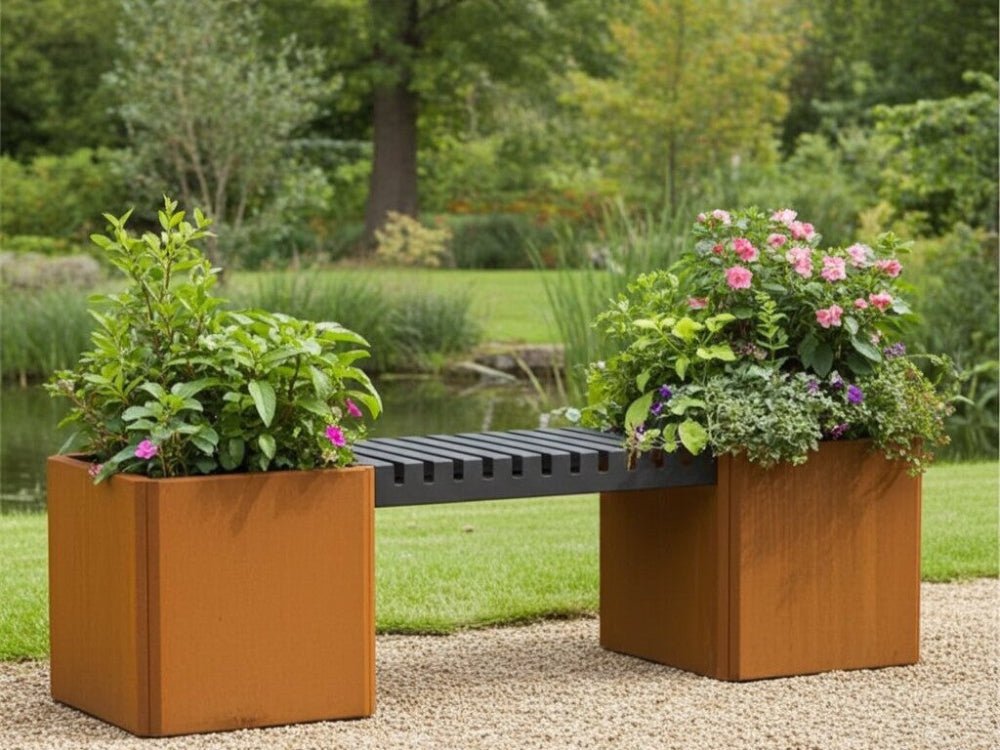 EDGY havebænk i stål med plantekasser som siddeområde