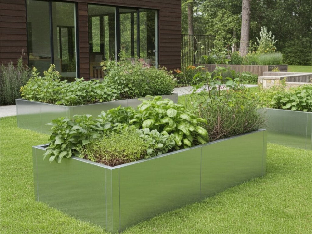 hoejbed-galvaniseret-staal-koekkenhave-traehus-terrasse