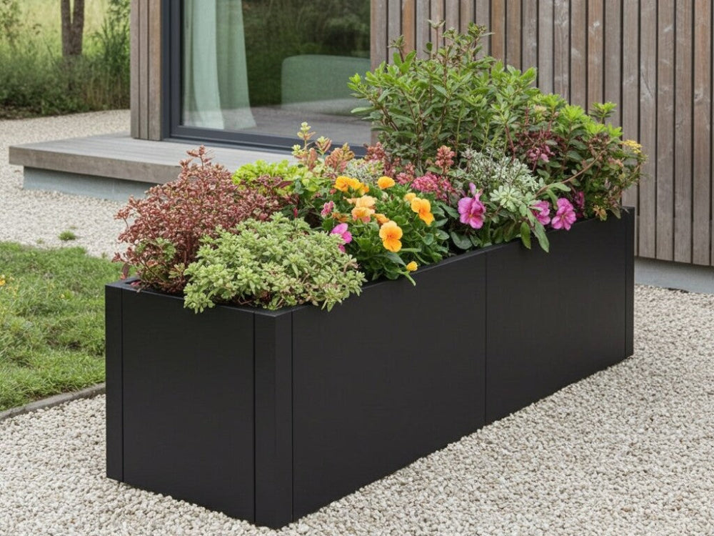 sort-plantekasse-staal-farverige-blomster-terrasse