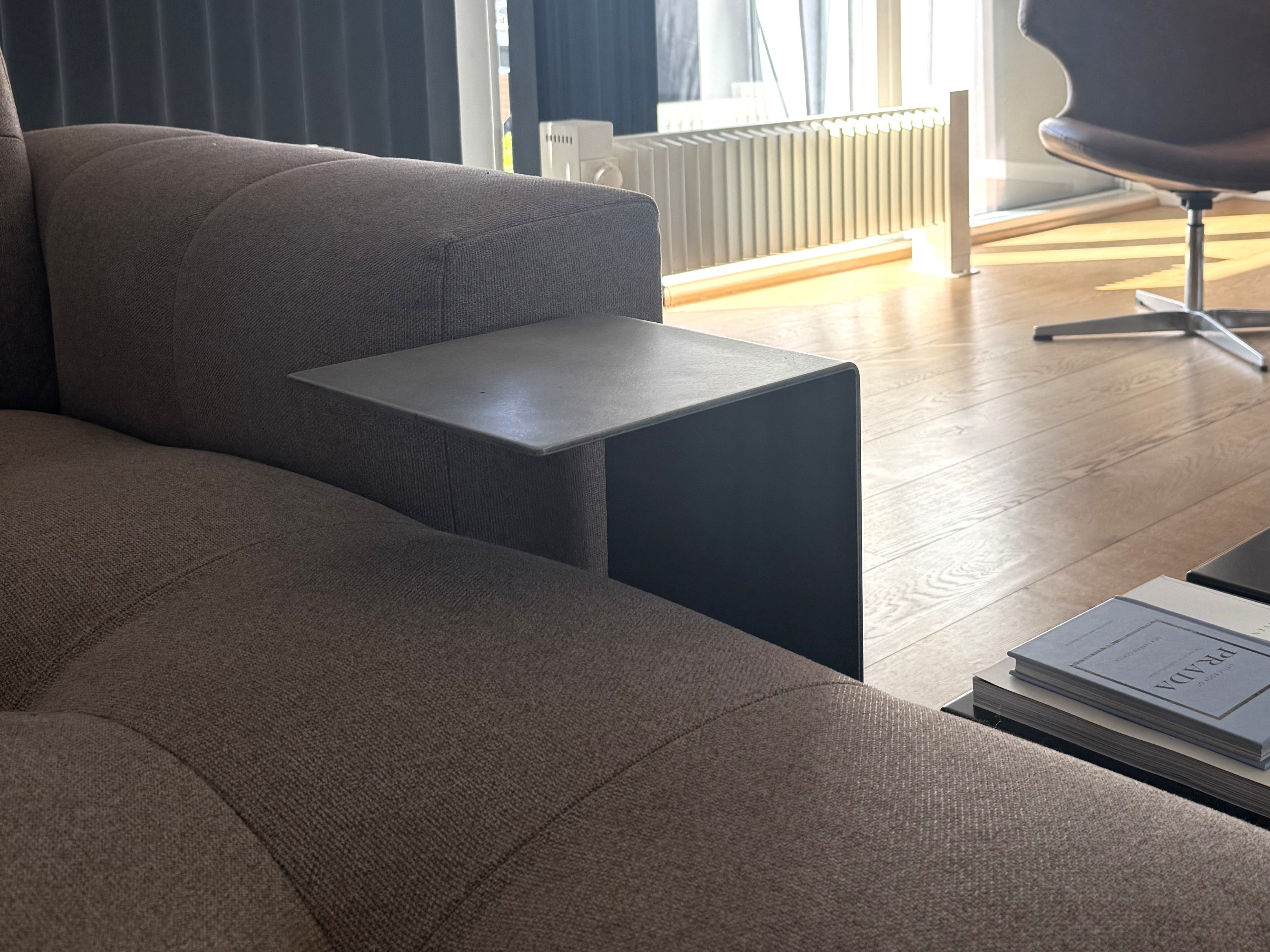 Sidebord BAZE i rå stål 24,5 cm