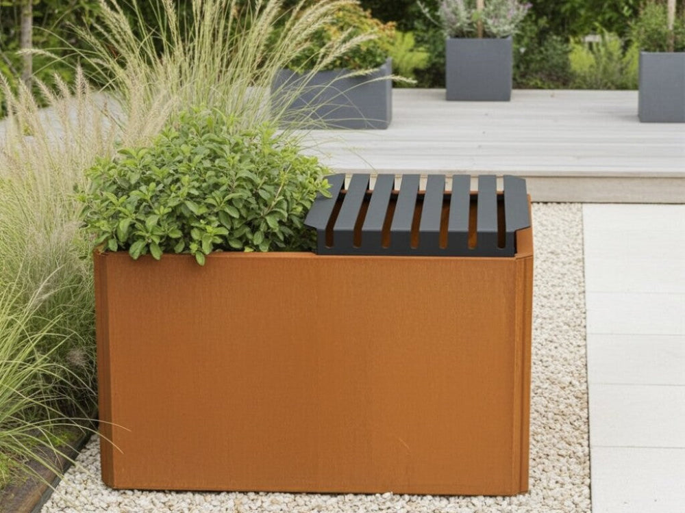 Topbænk 40 cm i cortenstål som siddeplads på plantekasse