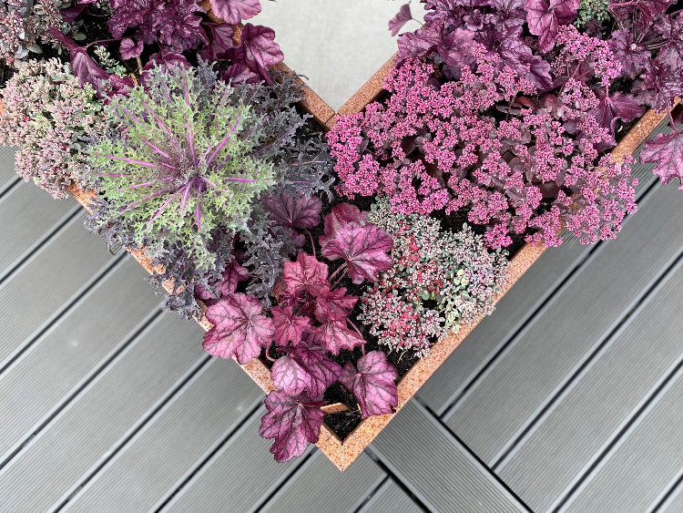 Vinkel plantekasse cortenstål CUBY 40 cm højde - flere længder